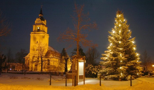 ../previews/027-fo_ch_kirche_vetschau_spreewald_xmas.jpeg.medium.jpeg